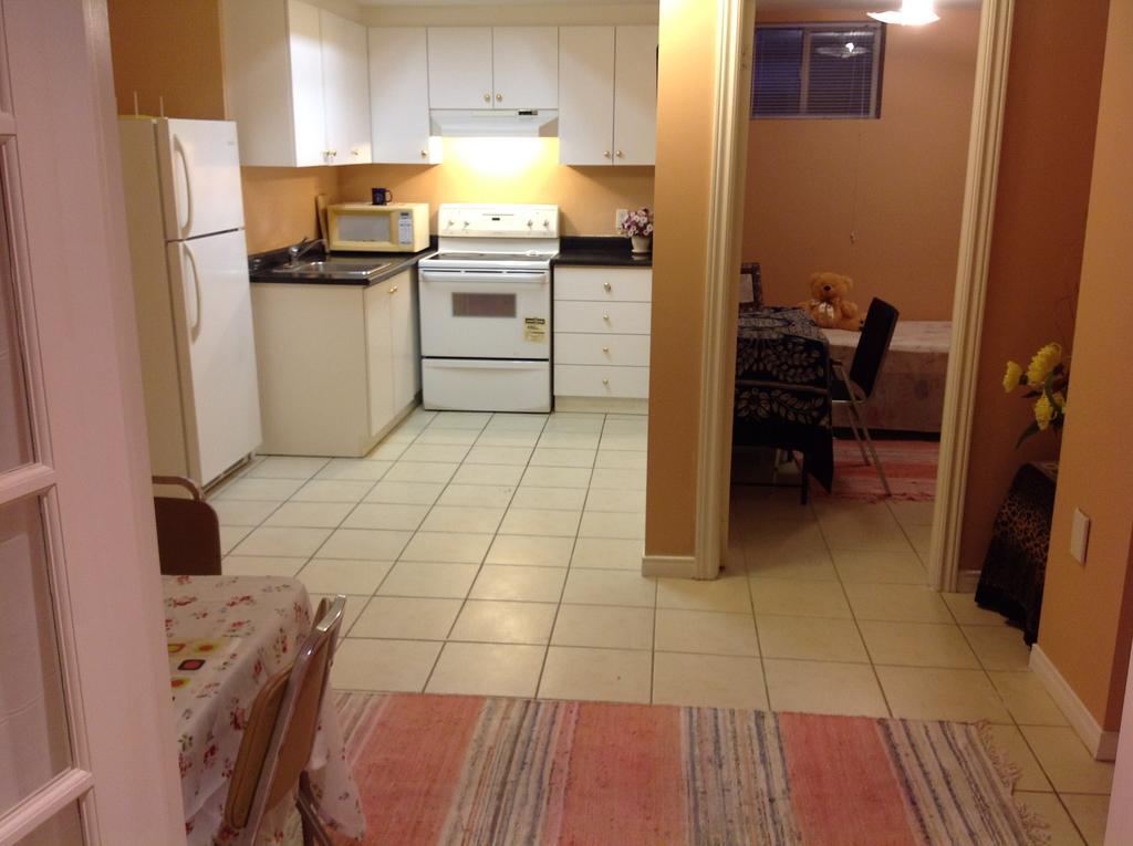 Maria'S Homestay Thornhill Room photo
